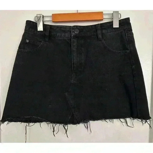 Simons Black Denim Mini Skirt  Size Medium - Picture 1 of 7
